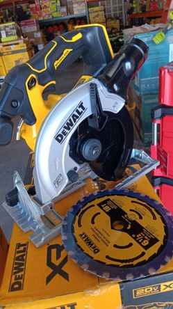 DEWALT 20V XR CORDLESS CIRCULAR SAW 6 1 /2 IN