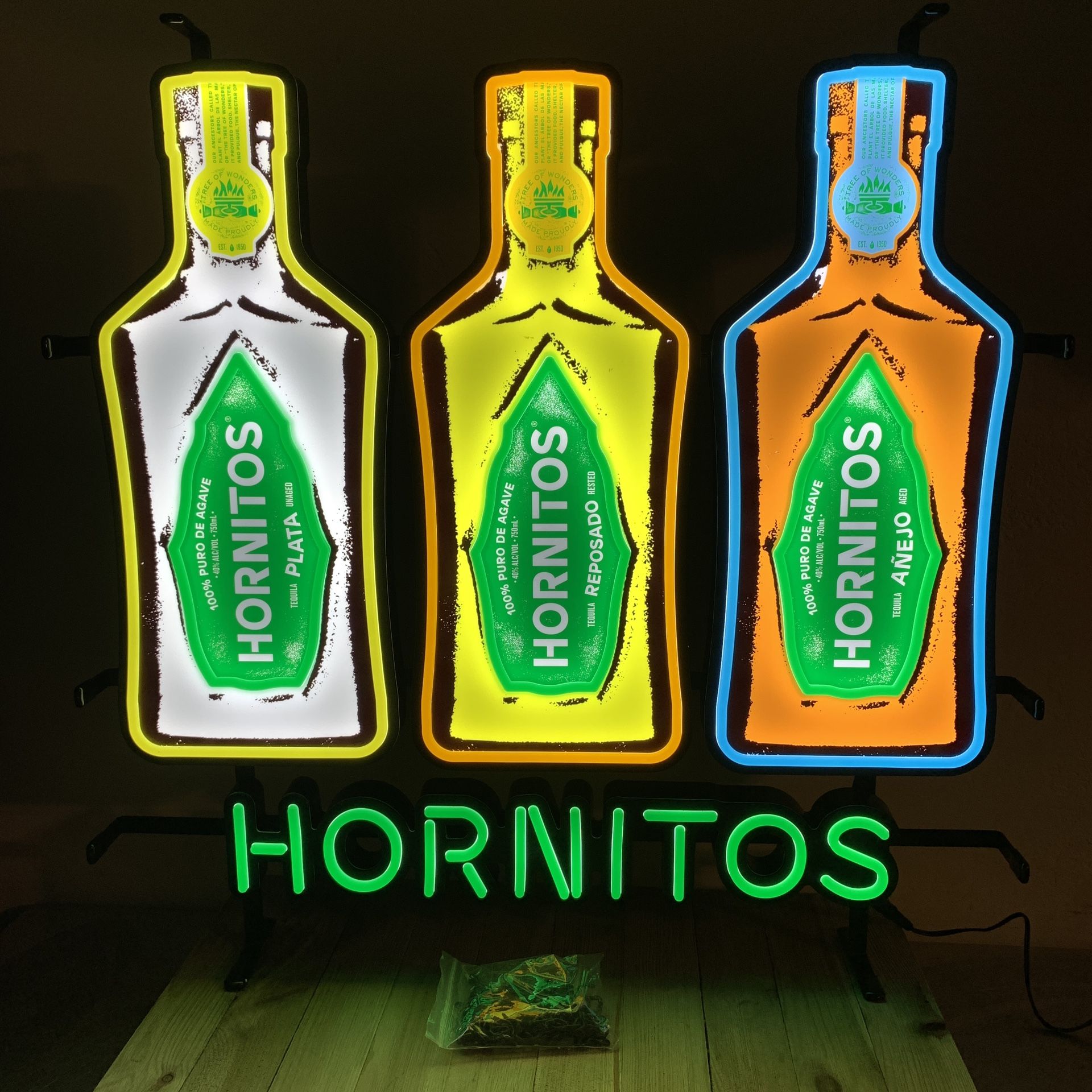 HORNITOS AGAVE Tequila LED Bar Sign Man Cave Garage Decor Bar 3 Bottle Sign 24in