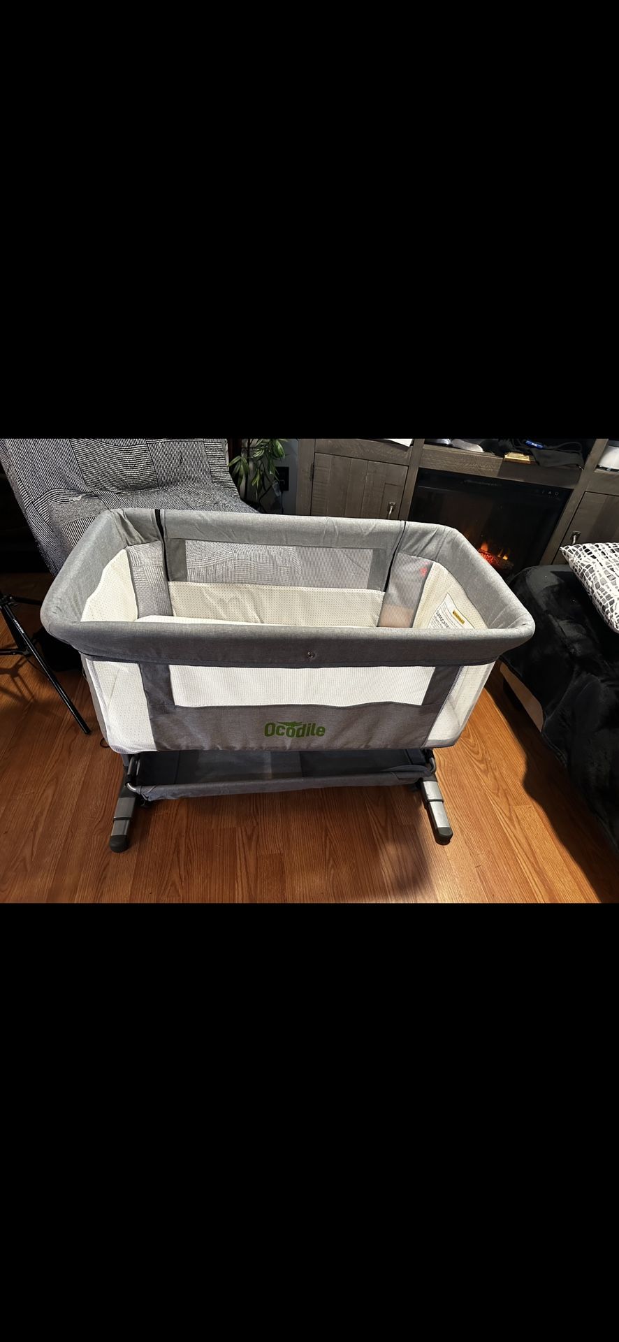 Baby Bedside Sleeper, Cosleeping Baby Bed with Adjustable Height, Extra Storage and Integrated Wheels. Bassinets for Newborn Babies