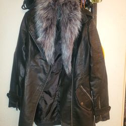New XS Long faux leather Coat with removeable fur