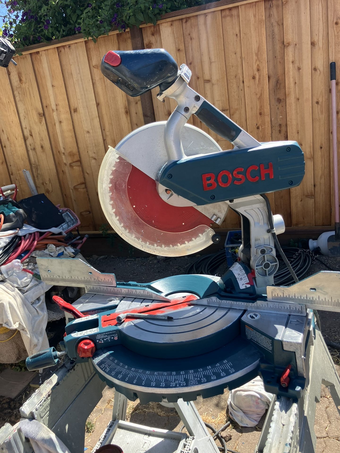 Bosch 12” Dual Bevel Compound Mitre Saw #4212