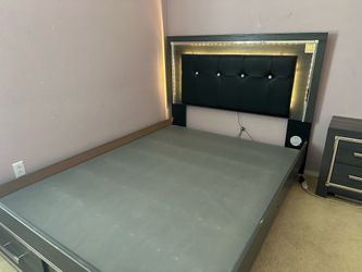 Queen Bedroom Set