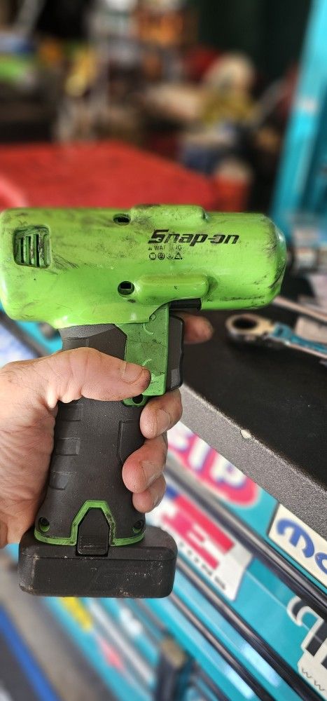 Snap On 3/8ths Electric Impact With Boot And Battery