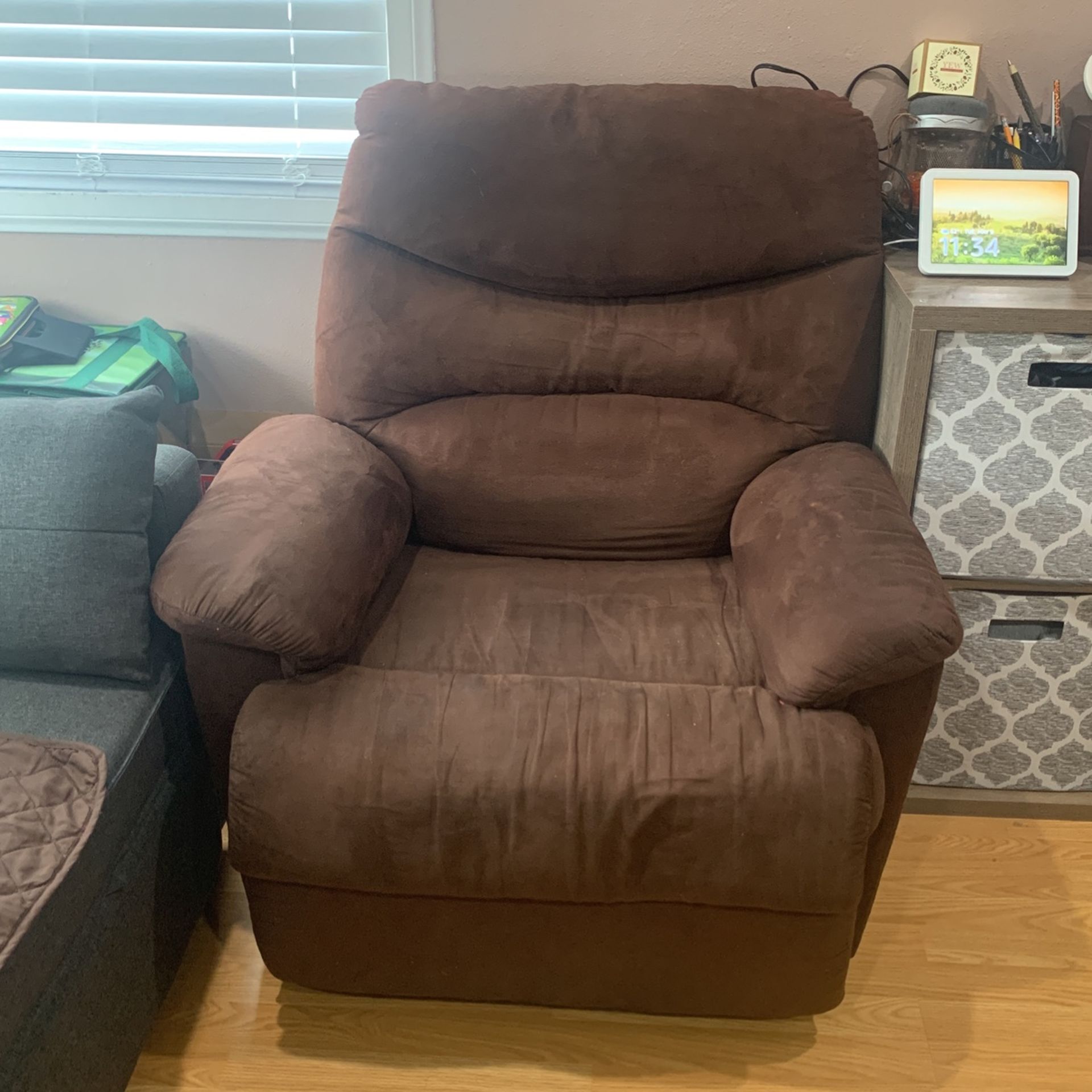 recliner for Sale in Pico Rivera, CA OfferUp