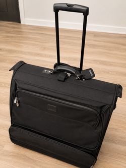Dakota Rolling Garment Bag / Travel Suitcase – $45