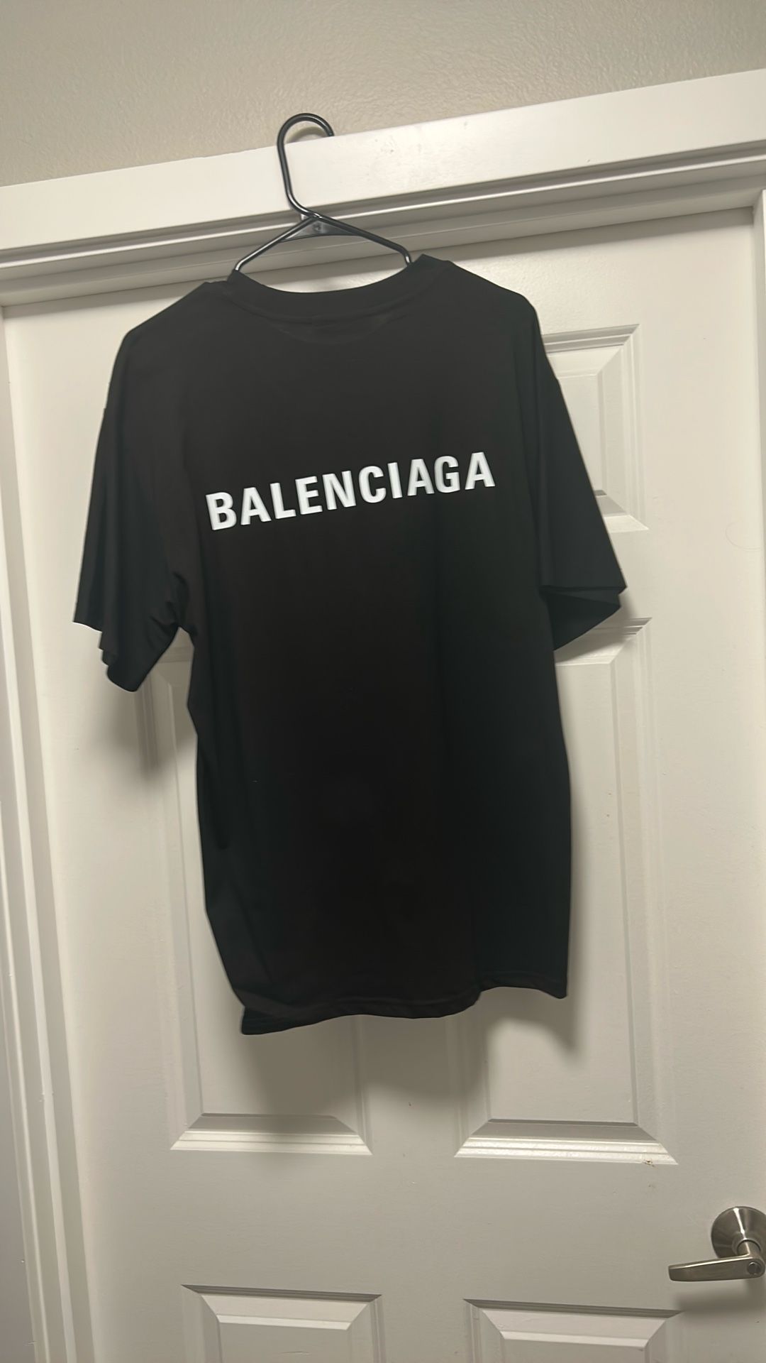 Men’s Black Shirt Generic Size Large 