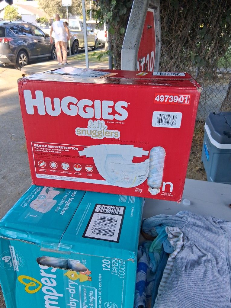 Newborn Huggiws Diapers