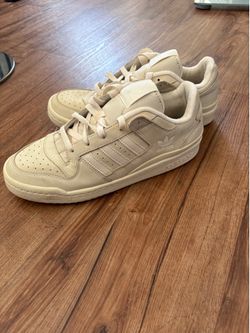 Adidas Forum Low CL Size 9-10