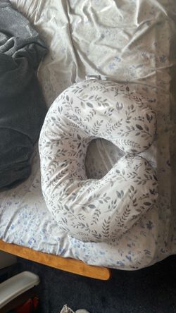 Nursing Pillow with Leaf Print Cover