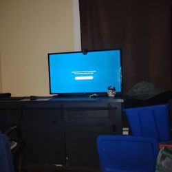 Samsung TV 2018  2.4 Hrz Wifi