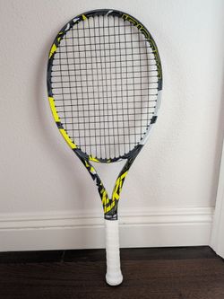 2023 Pure Aero 26 Junior Tennis Racquet