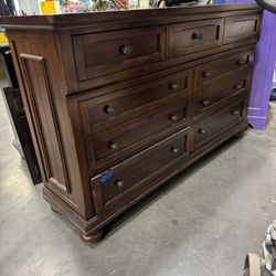 Klaussner Whittington 7 Drawer Dresser in Warm Brown 