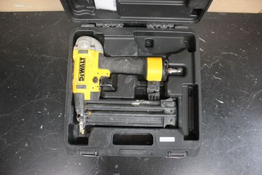 DEWALT DWFP12233 18-Gauge Brad Nailer
