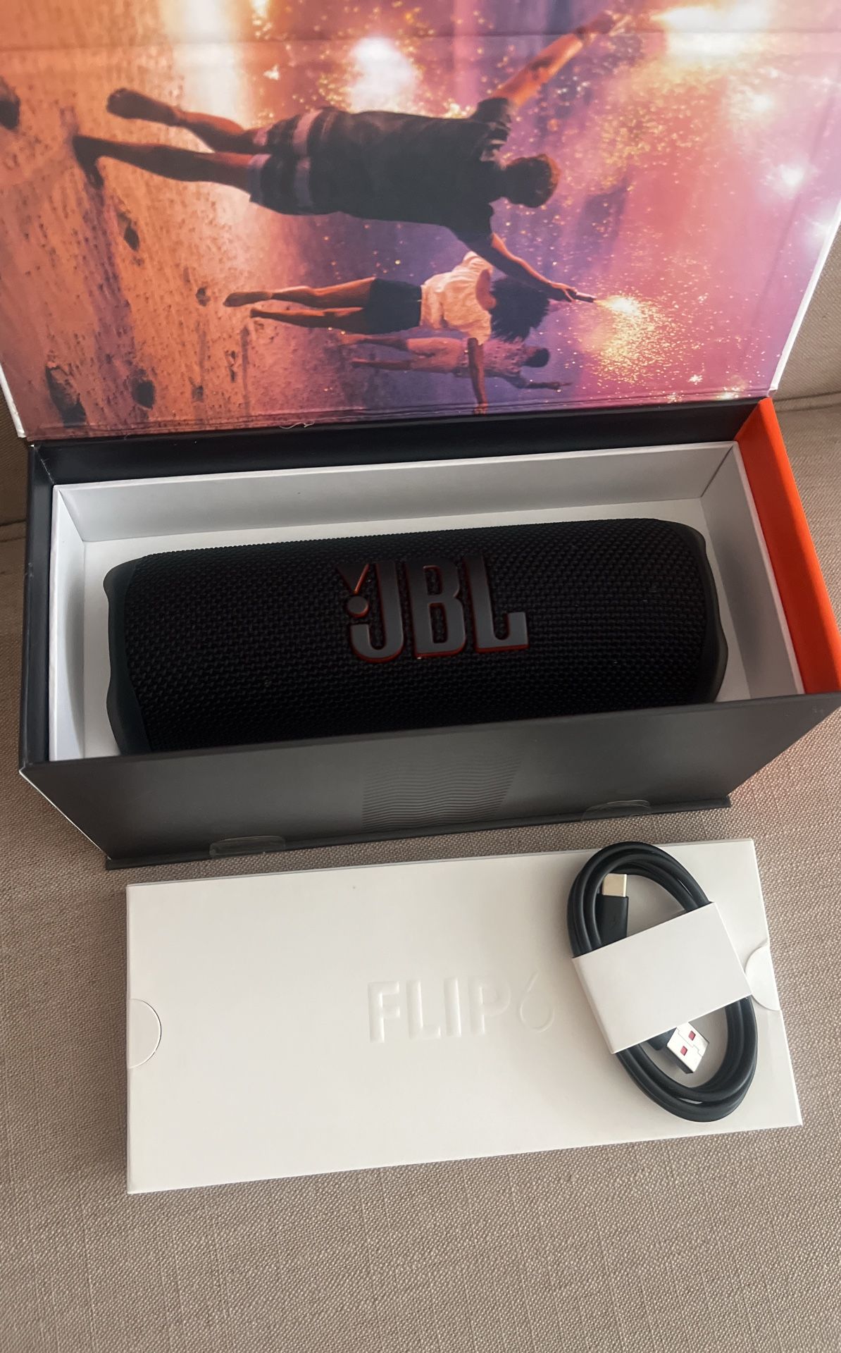 JBL Flip 6 Bluetooth Speaker