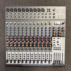 Behringer Xenyx 2442FX