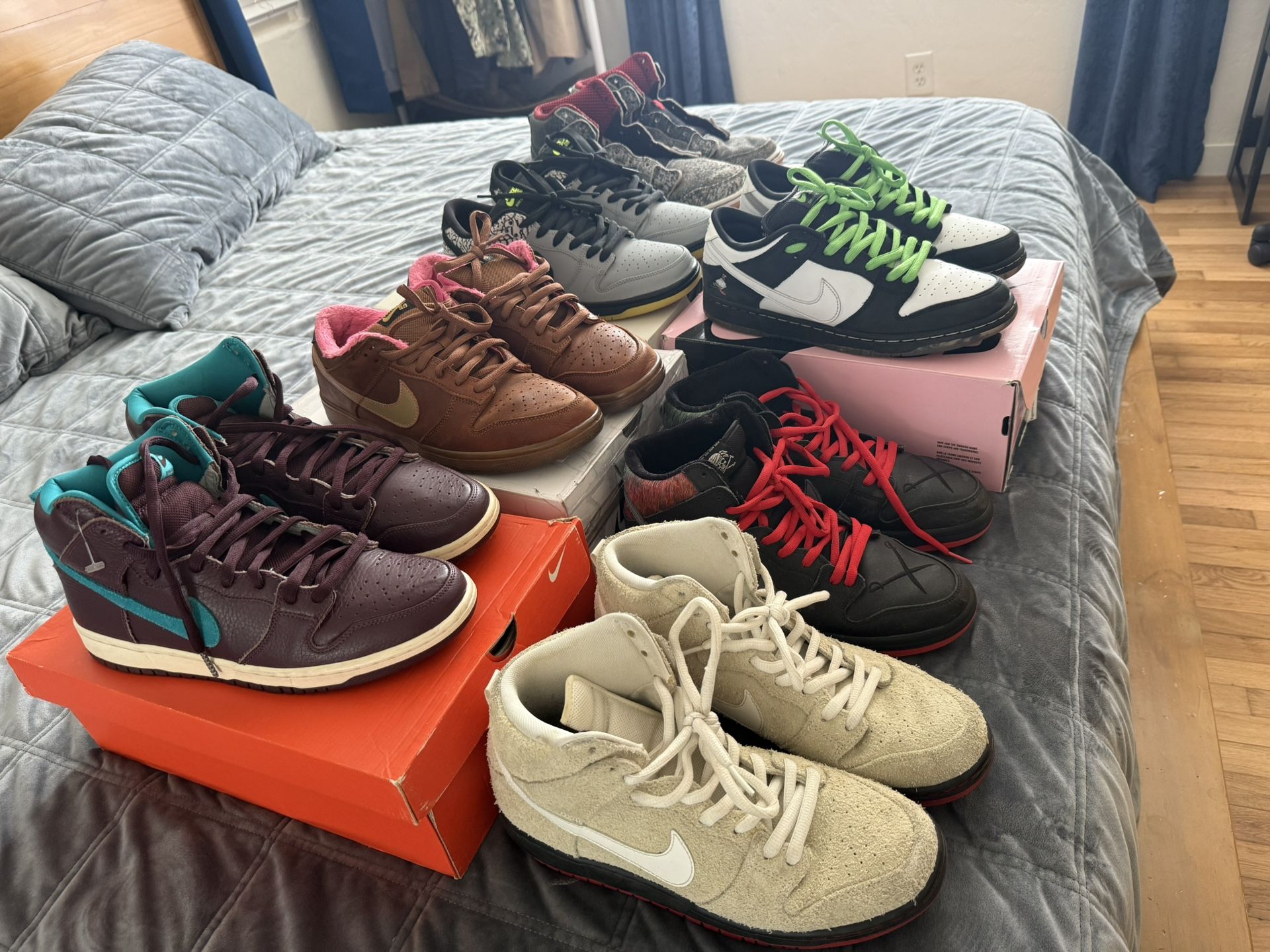 Nike SB dunks collectibles. Sizes 10-10.5