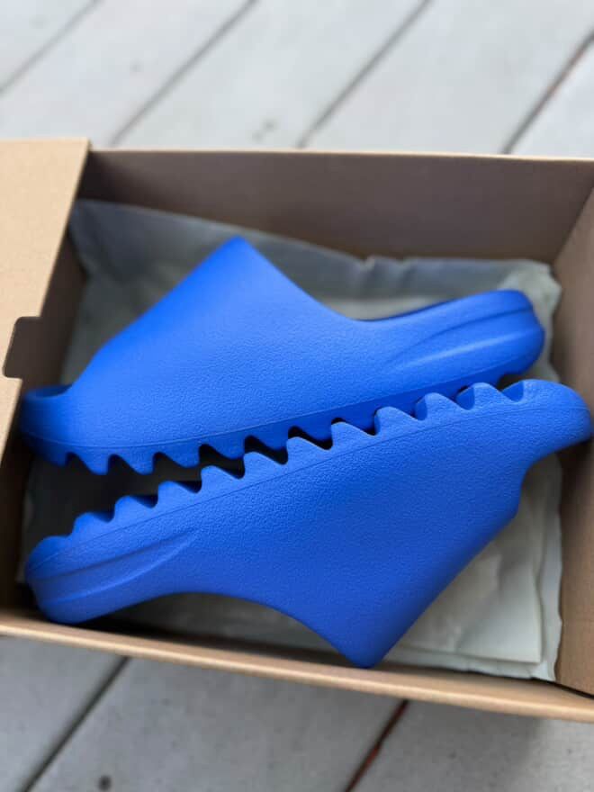 Yeezy Slides “Azure”