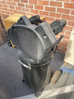 Husky C301H 30 Gallon Air Compressor