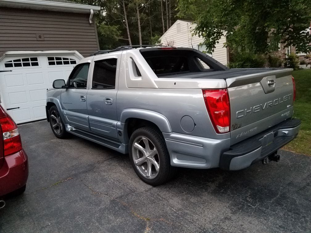 2006 Chevy Avalanche "Southern Comfort Edition" 96,000 miles for Sale