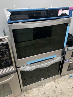 Whirlpool 30” double oven in stainless steel new 2020