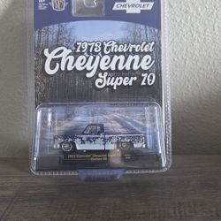 M2 Machines 1973 Chevy Cheyenne Super 10 🔥 Custom SS (Display Case)