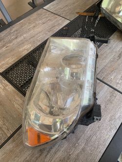 Toyota Tundra Headlights