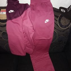 Brand new kids Nike tech