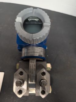 Foxboro Model IDP10-T22B21F-M1L1 Differential Pressure Transmitter w/Manifold (New)