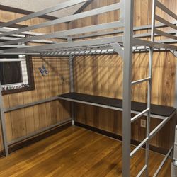 Full Size Loft Bed Equipped With Desk