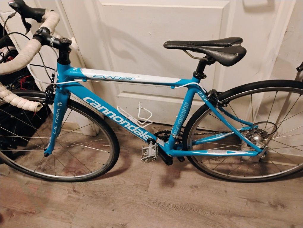 Cannondale Synapse Ultra Road Bike.