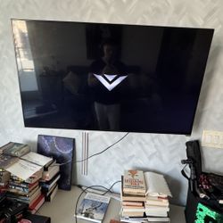 43” Vizio Tv With Bracket- Not Smart Tv