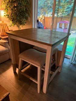 Dinning Table
