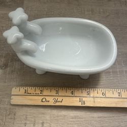 Adorable Ceramic Bathtub