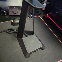 Razer Headphone Stand USB Hub With Chroma