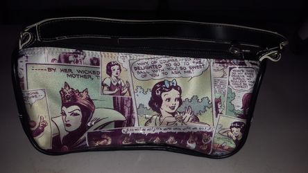 Disney snow white hand bag , approx 10" x 5" $20