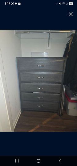 Bedroom Set (2 night stands, Chest of Drawers)
