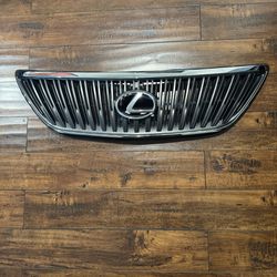 2004-2009 Lexus RX330 RX350 RX400h Front Upper Grille ,check pictures the corner has a little crack but was glued back with epoxy ,all the tabs are in