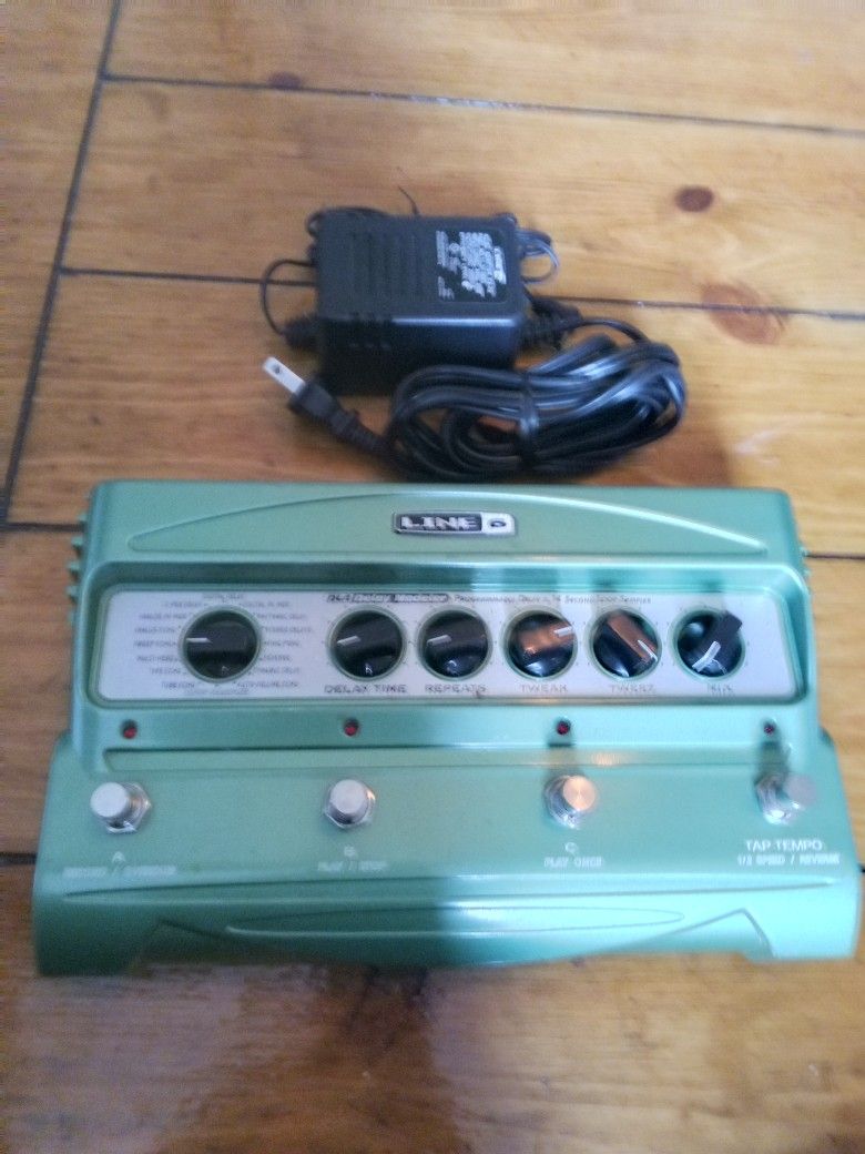 Line 6 DL 4 Delay Modeler Guitar Pedal