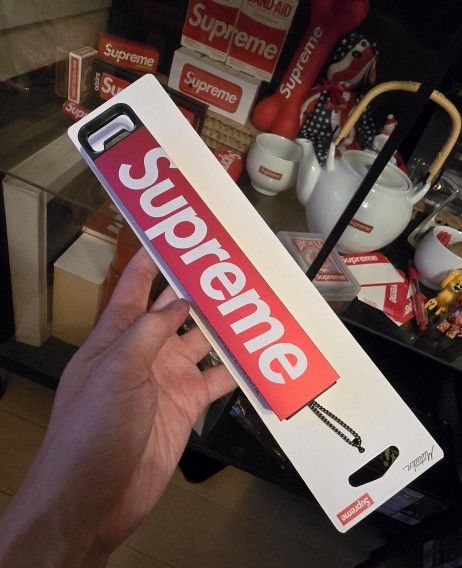 Supreme Pillcase