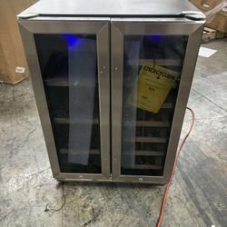 Wine and Beverage Refrigerator, 24 Inch Dual Zone Wine Cooler with Glass Door Hold 21 Bottles and 88 Cans, Built in or Under Counter Wine Fridge (smal