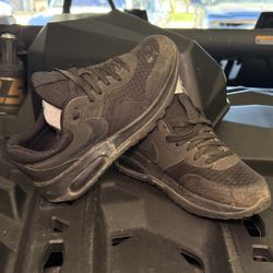 Size 4y Nike Air Max Motif in black