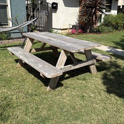 Wood picnic table