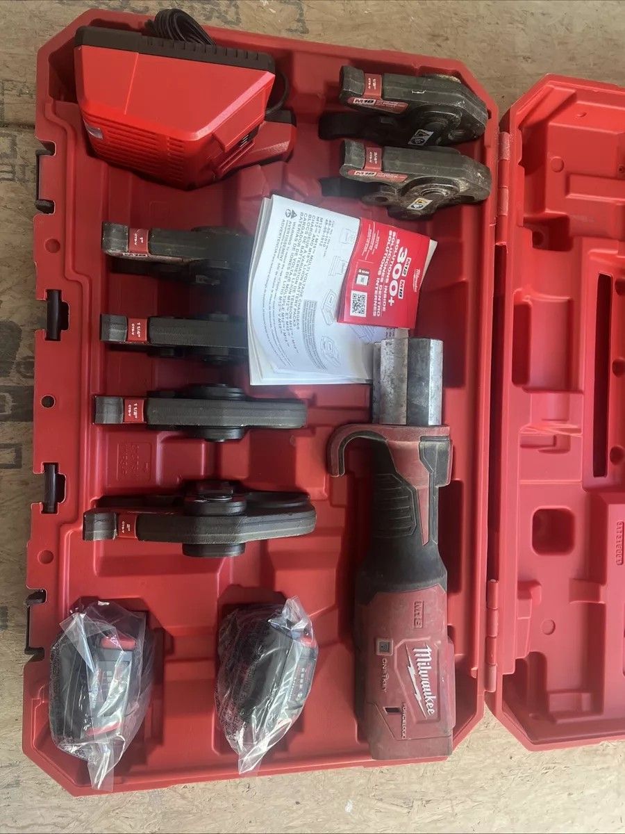 Milwaukee 2922-22 M18 FORCE LOGIC Press Tool