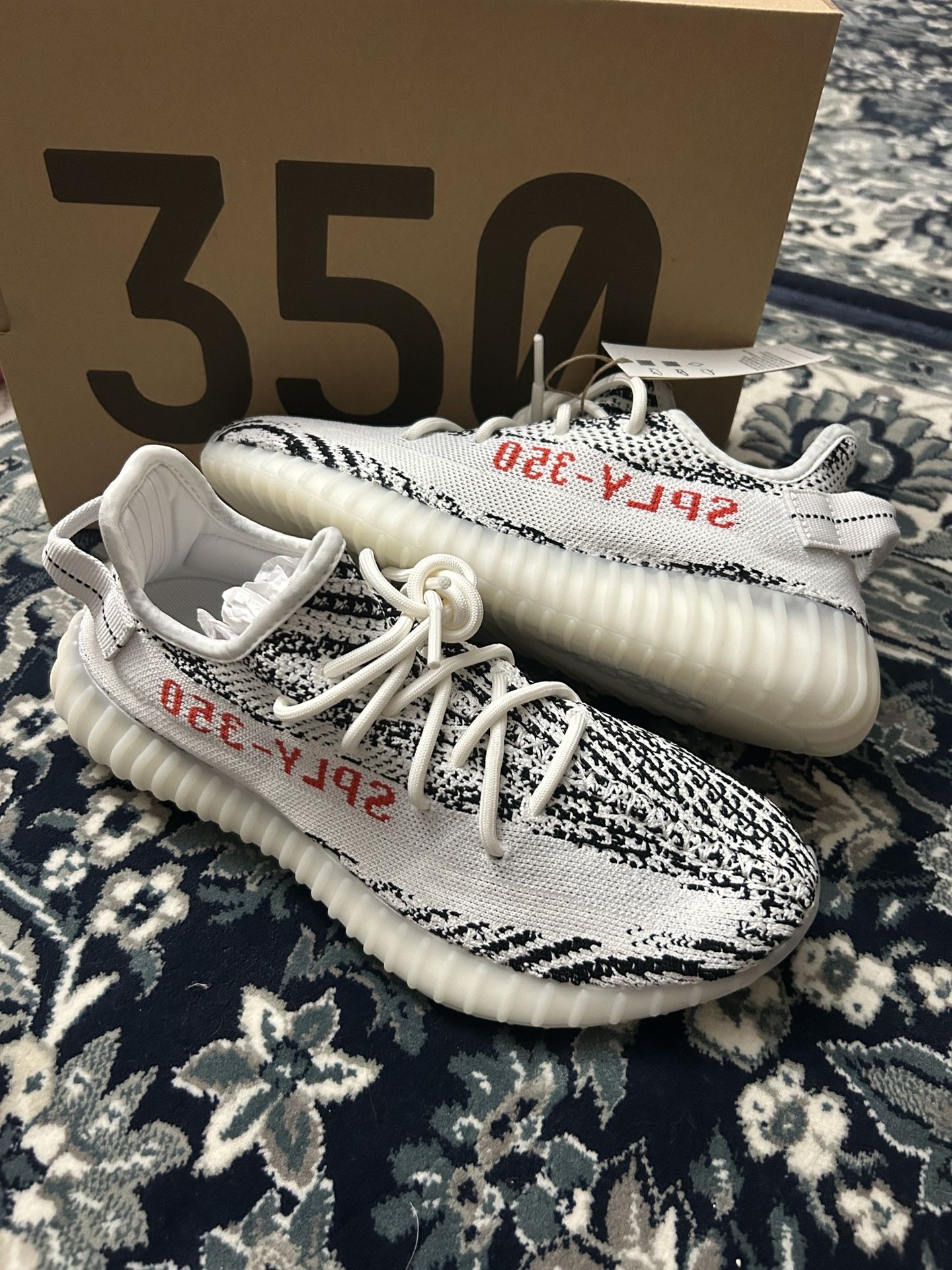 Yeezy 350 V2 Blue Tint Size 10, DS
