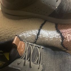 These are pre-love and excellent condition. They are sketchers for minions size 10 1/2.