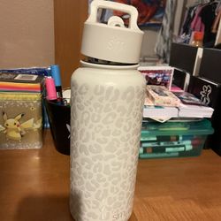 Simple Modern Water Bottle 