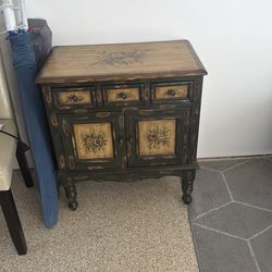 Cute decorative cabinet, side table