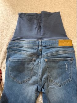 Maternity clothes