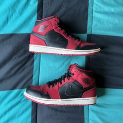 Men’s Air Jordan 1 Mid Size 9 