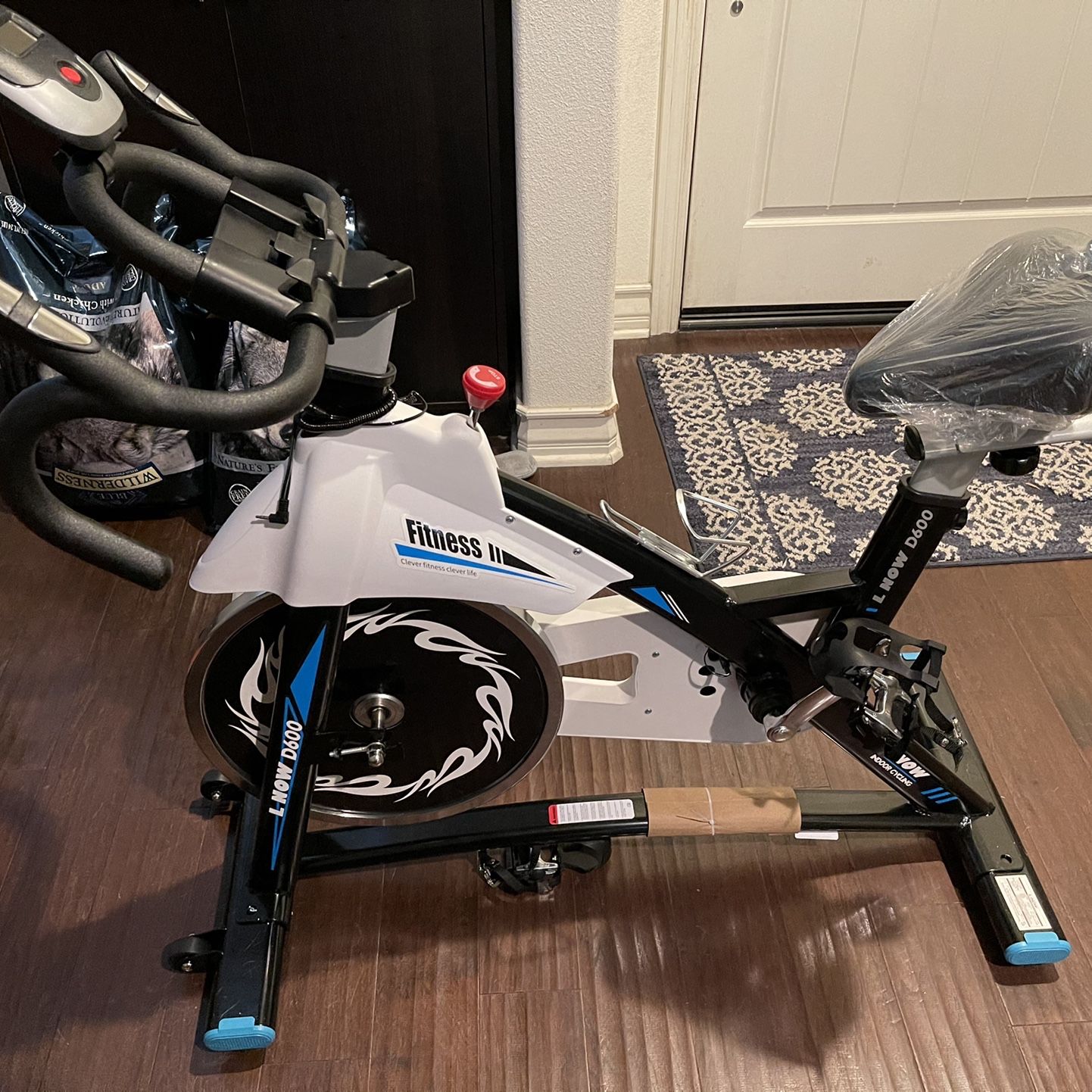 L NOW D600 Indoor Exercise Bike Indoor Cycling Stationary Bike Belt Drive with Heart Rate Adjustable Seat and Handlebar for Sale in Chino CA